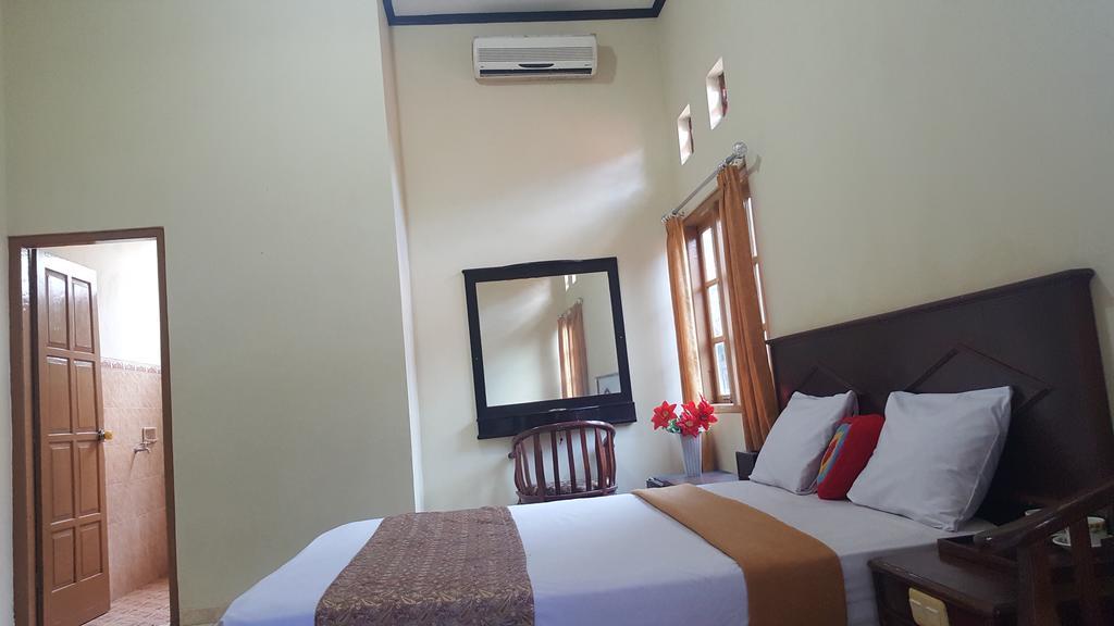 Putri Duyung Guest House Karangpandan Dış mekan fotoğraf