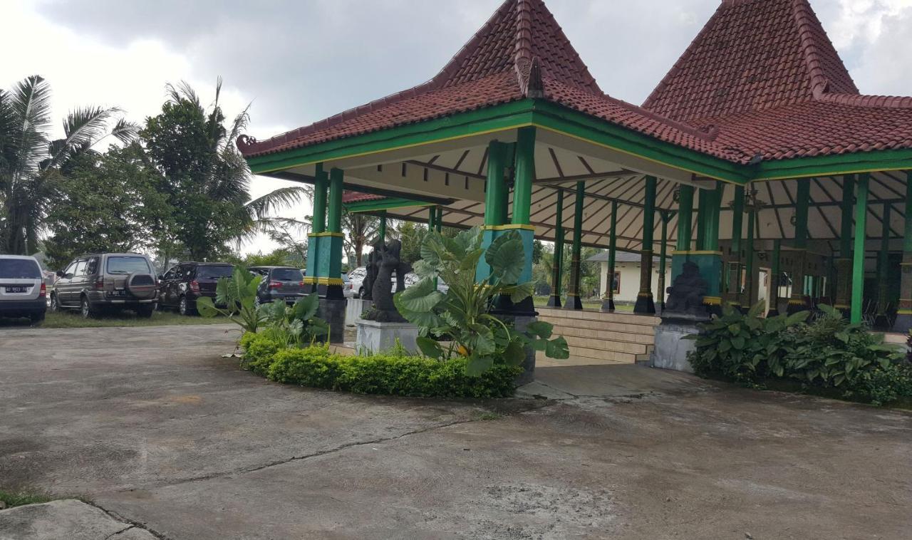 Putri Duyung Guest House Karangpandan Dış mekan fotoğraf