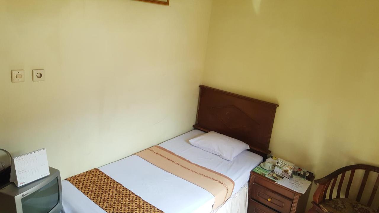 Putri Duyung Guest House Karangpandan Dış mekan fotoğraf
